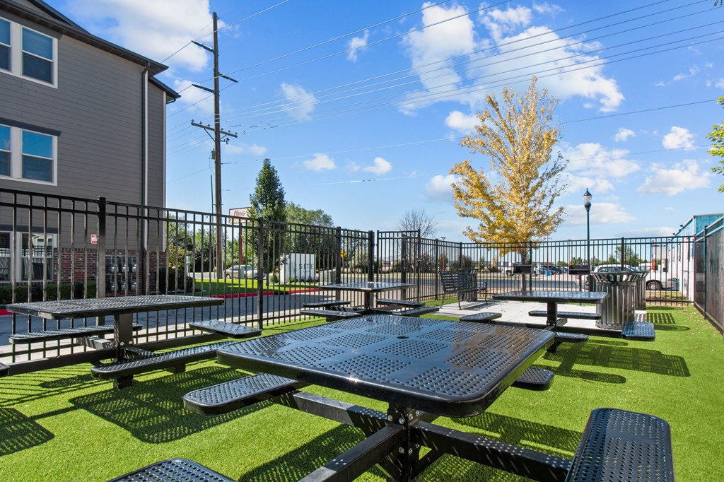 the reserve at bucklin hill patio with picnic tables and chairs