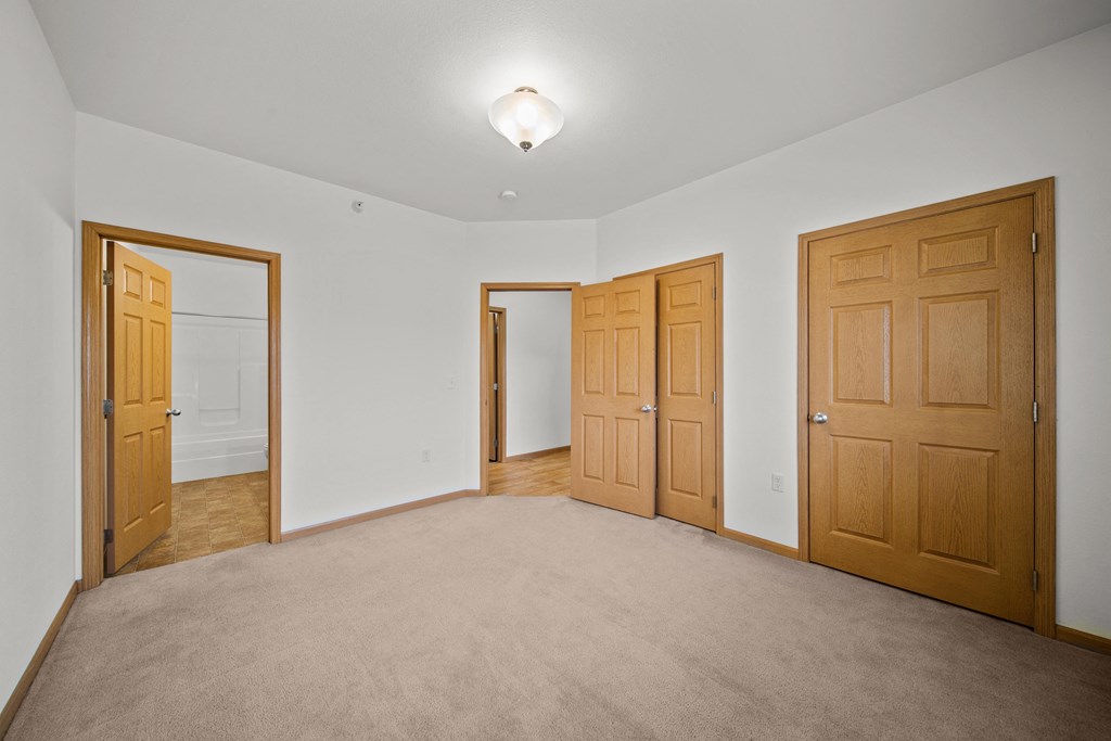 Remington Village Apartments Vacant Bedroom