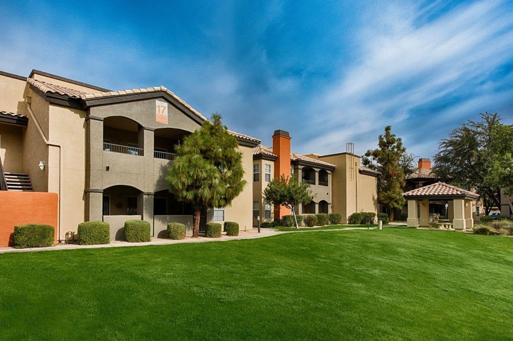 Desert Mirage Apartment Homes Exterior