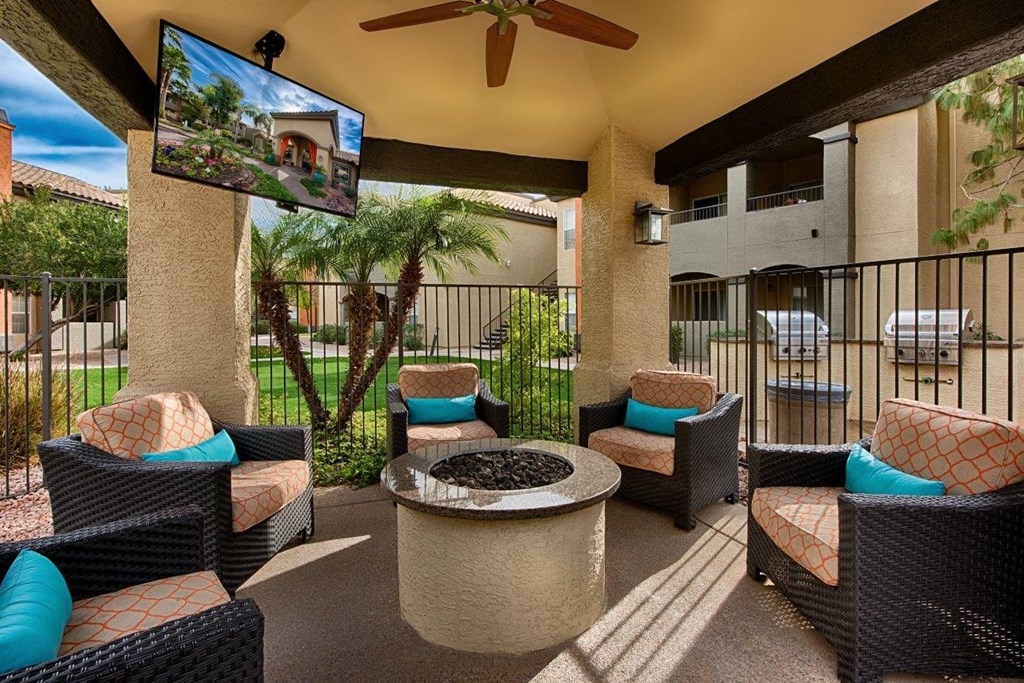 Desert Mirage Patio with Firepit and BBQ's