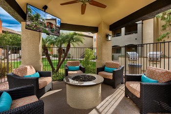 Desert Mirage Patio with Firepit and BBQ's - Photo Gallery 11