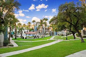 Domain 3201 Apartments Outdoor Walkways and Landscaping Domain 3201 Apartments Outdoor Walkways and Landscaping - Photo Gallery 4