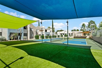 Domain 3201 Apartments Outdoor Sport Lawn and Courts - Photo Gallery 20