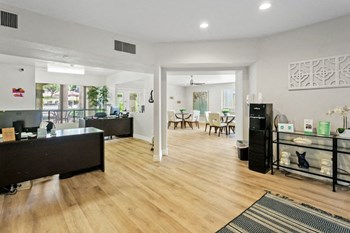 Domain 3201 Apartments Leasing Office and Lobby - Photo Gallery 5