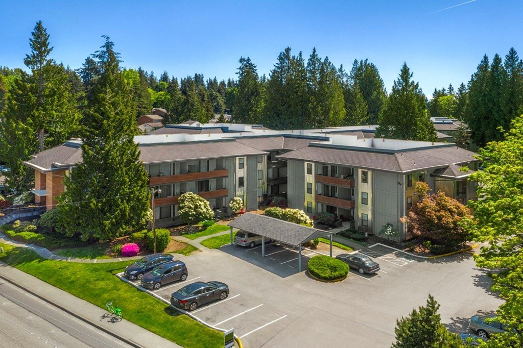Duet Apartments in Lynnwood, Washington Exterior and Parking