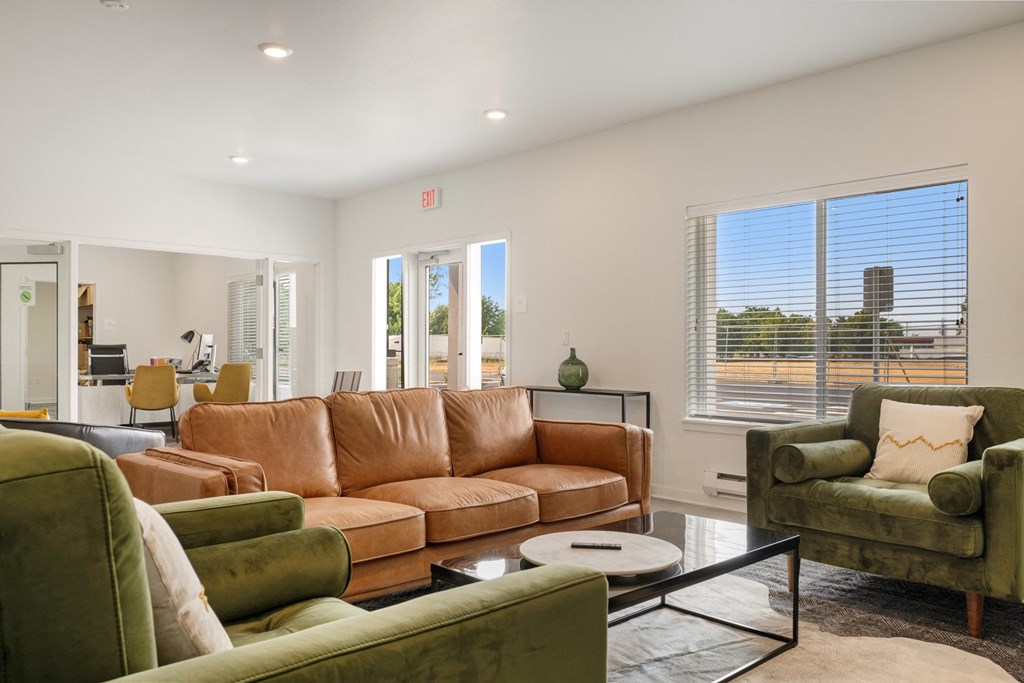 Mill Creek Apartments Clubhouse Lounge