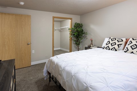 Eagle Rock Apartments in Spokane Valley, Washington Model Bedroom