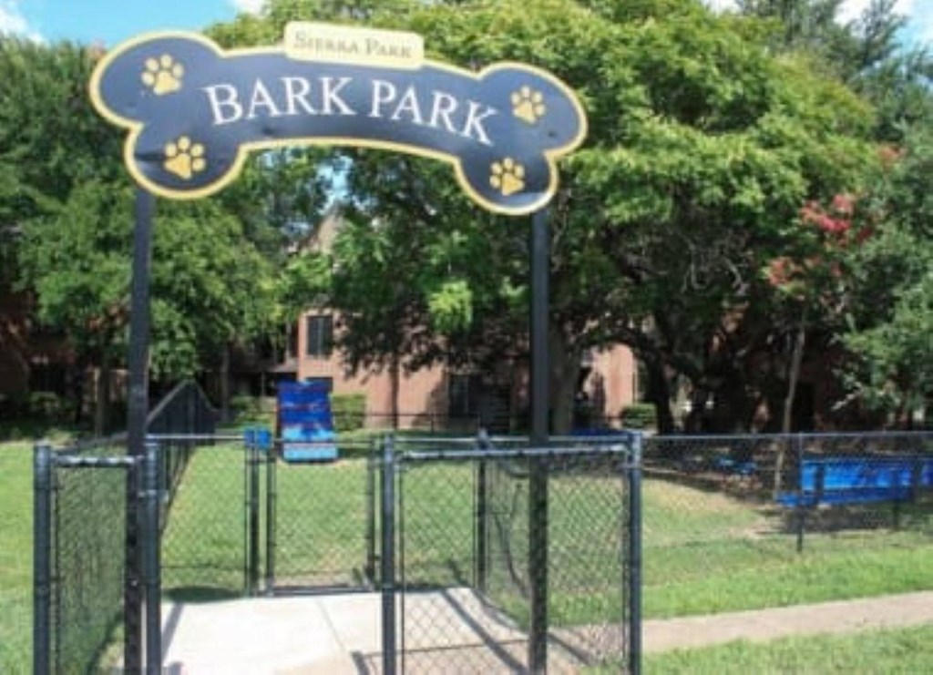 Eastgrove Apartments Dog Park
