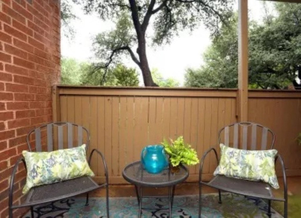 Eastgrove Apartments Private Patio