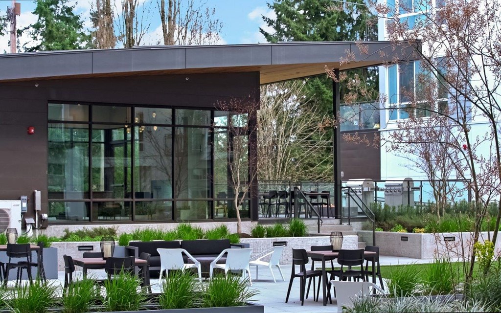 Paceline Apartments Outdoor Courtyard and Seating Area