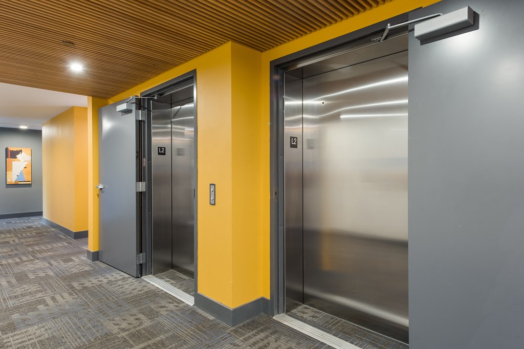 Voda Apartment Elevator Bay