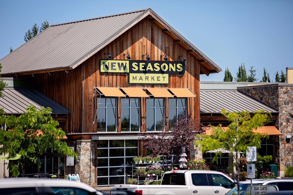 TheElwood_HappyValley_OR_2021_NewSeasons