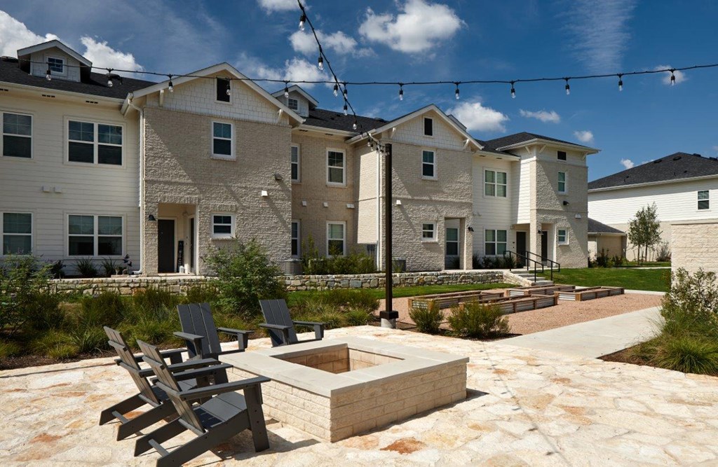 Emerson at Leander Exterior and Fire Pit