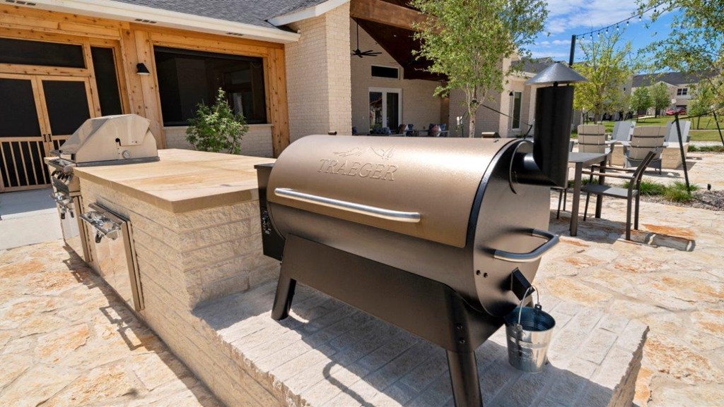 Emerson at Leander Poolside Patio with BBQ Grill