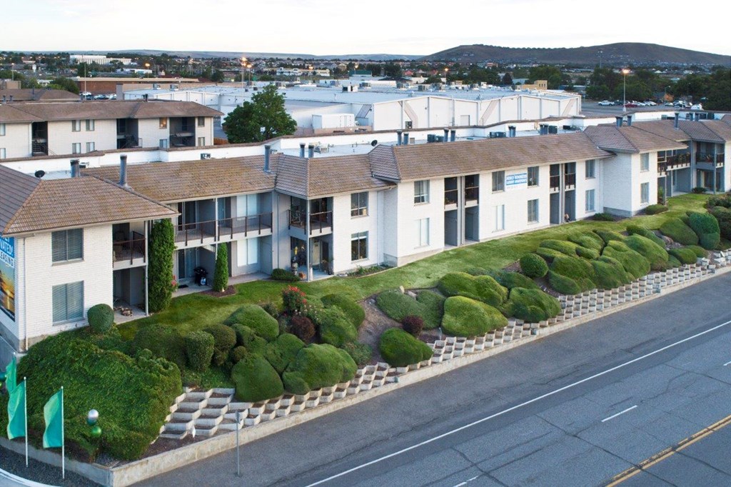 Evergreen Ridge Exterior