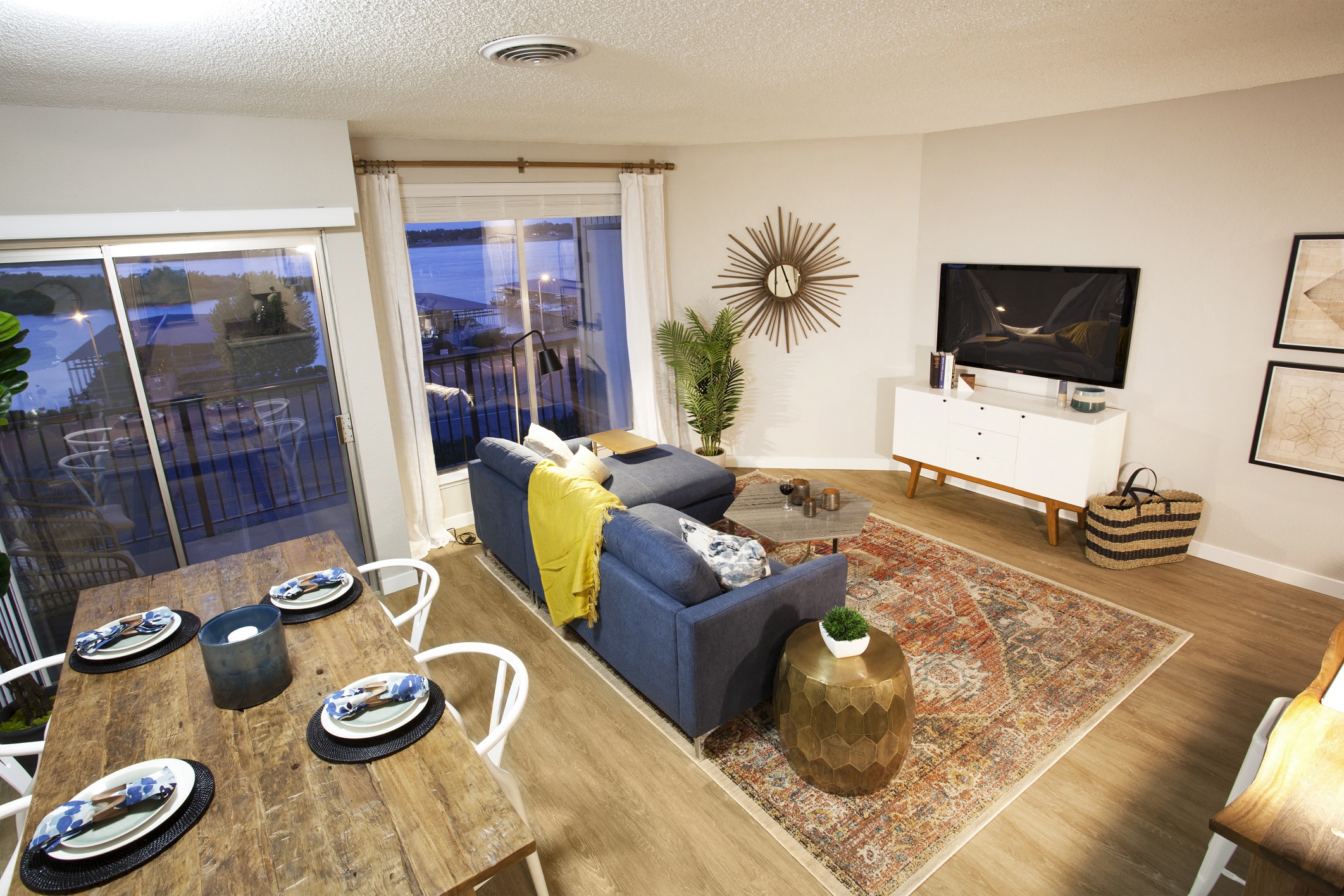 Evergreen Ridge_Richland WA_Apartment Living Room and Dining Room