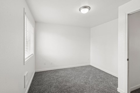 Evergreen Townhouses in Springfield, Oregon Bedroom