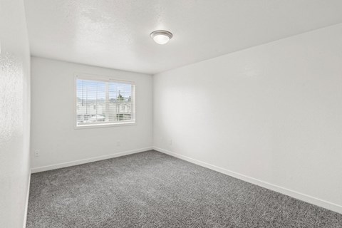 Evergreen Townhouses in Springfield, Oregon Bedroom