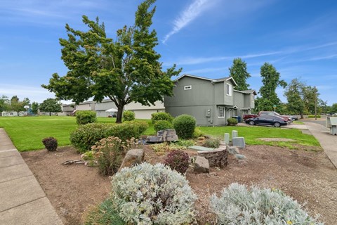 Evergreen Townhouses in Springfield, Oregon Exterior