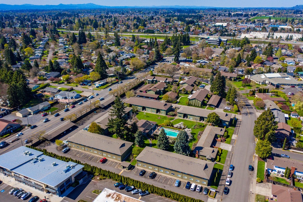 Clairmont_Eugene_OR_Aerial