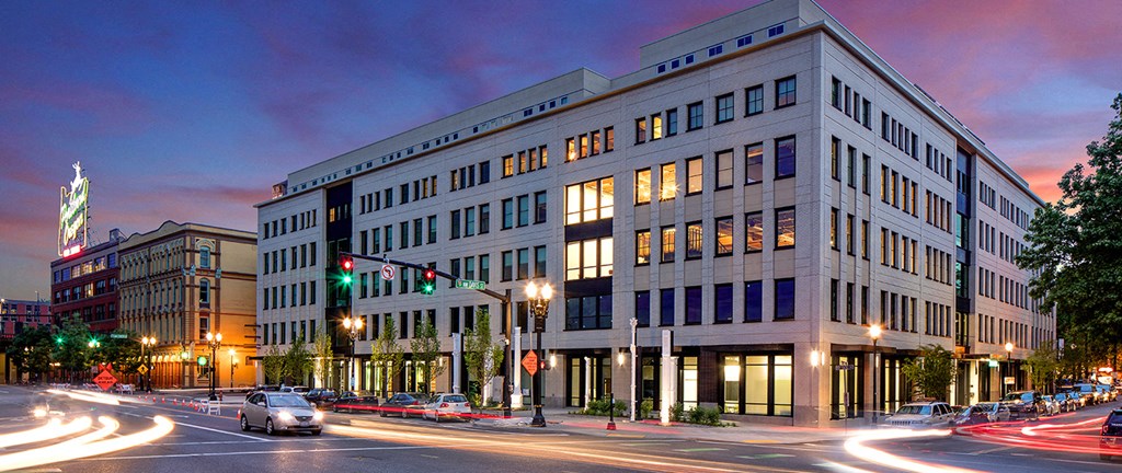 38 Davis exterior and street