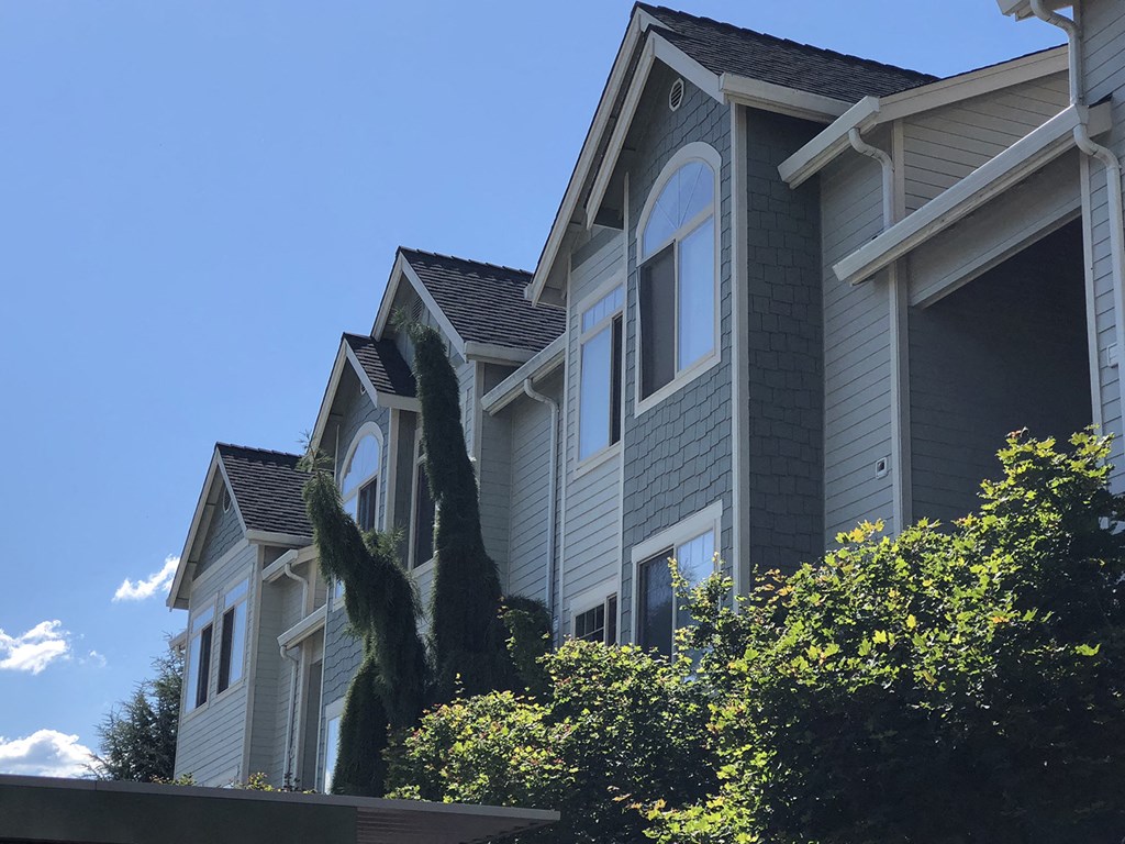 Falcon Ridge exterior