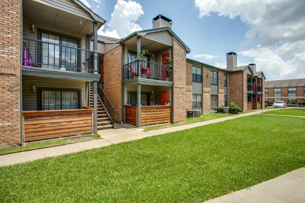 Forty200 Apartments Exterior and Landscaping