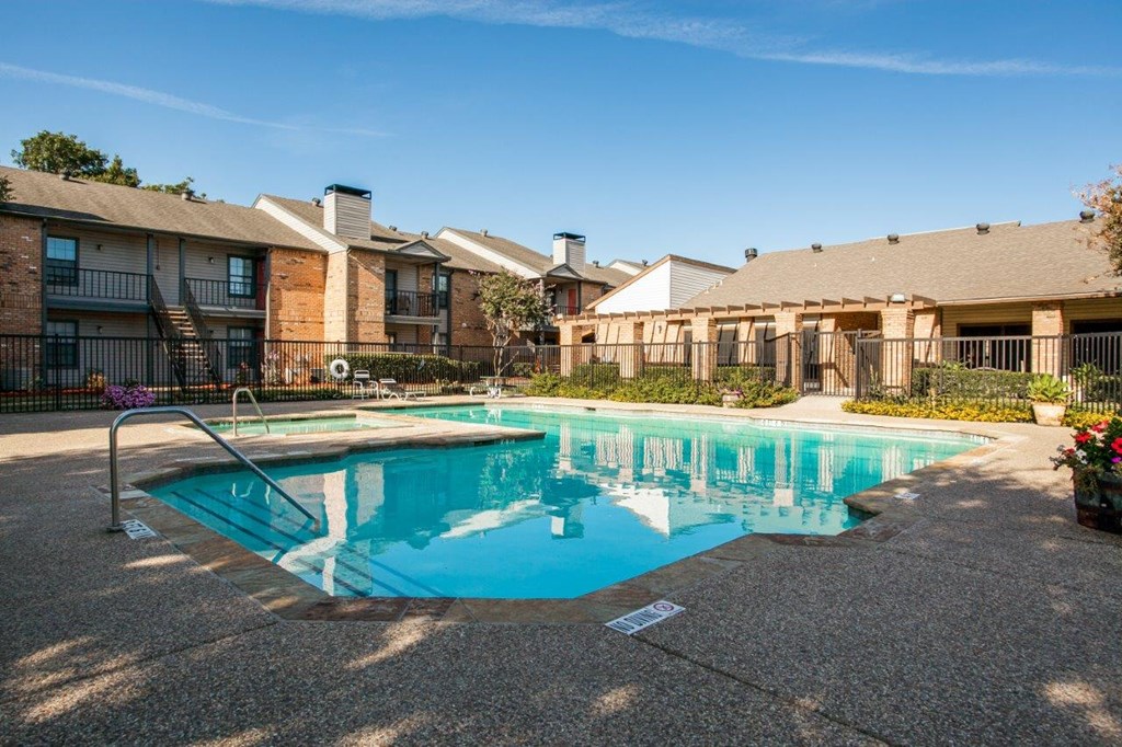 Forty200 Apartments Pool