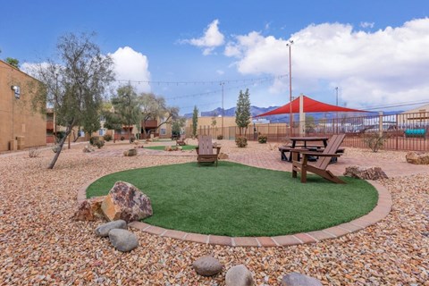Fox Point Apartments in Tucson, Arizona Courtyard