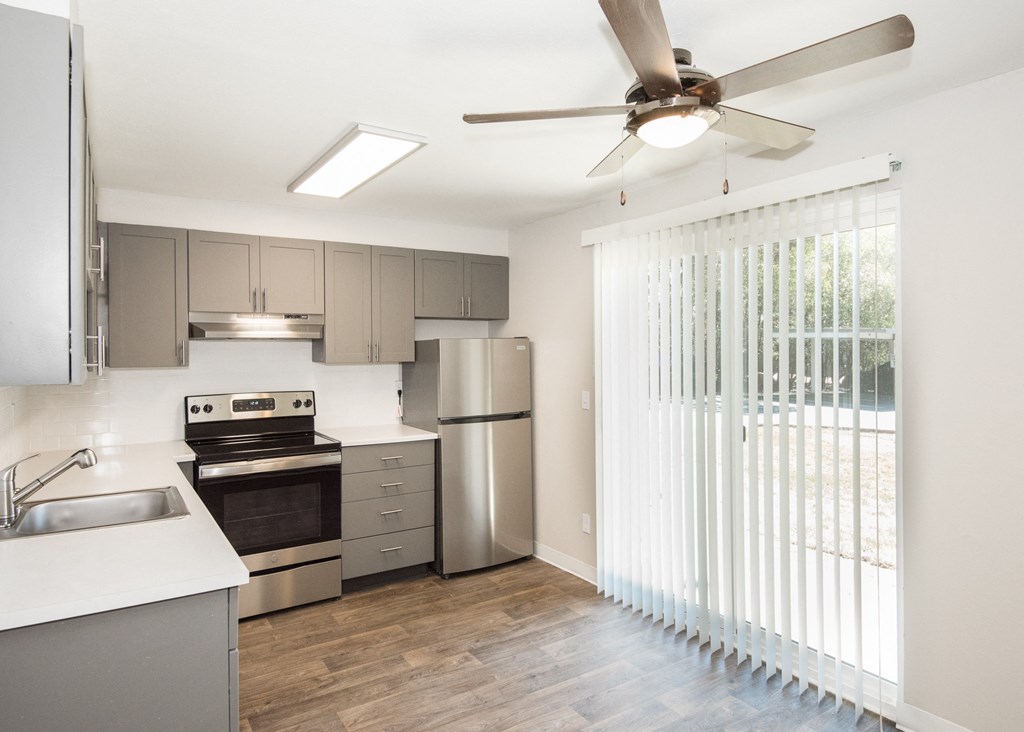 Fox Pointe Apartments Two Bedroom Model Kitchen