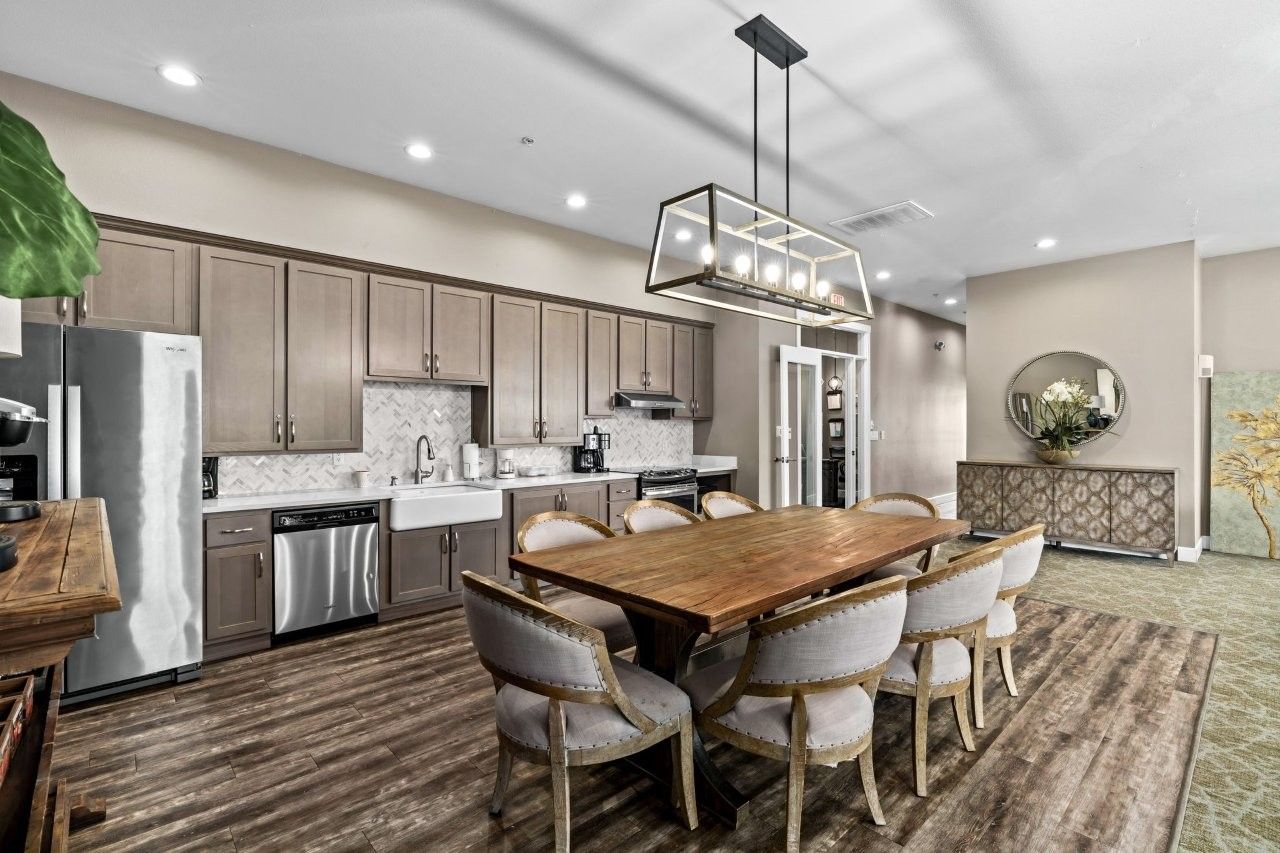 Fruitland Meadow is a similar property to Monroe Avenue Apartments located in Salem