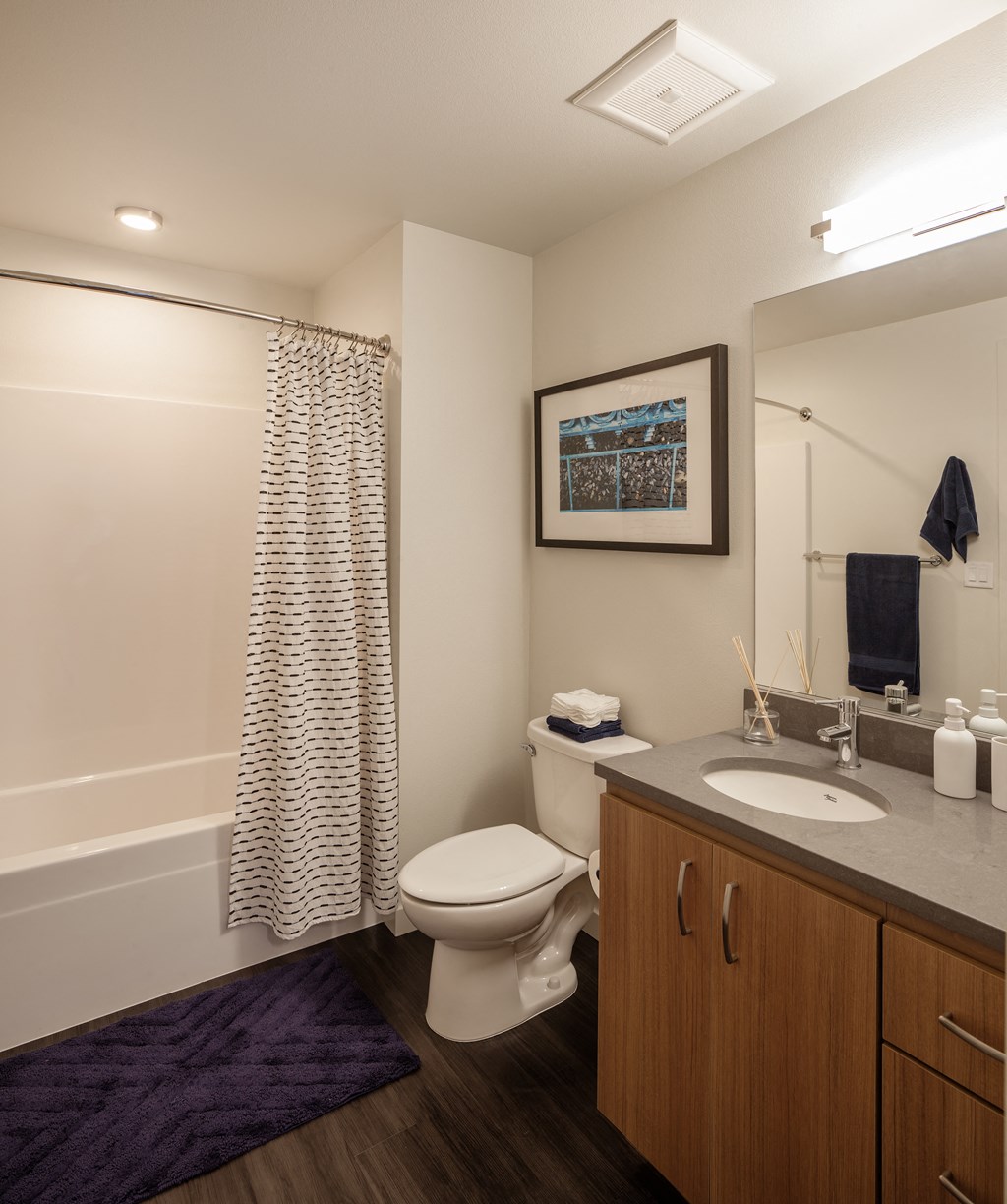 Grant Park Village bathroom with shower-tub