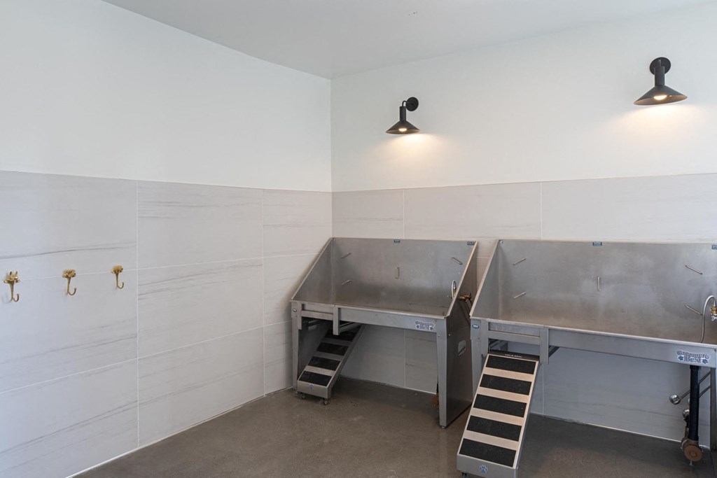 The Gabe Apartments in Portland, Oregon Dog Wash