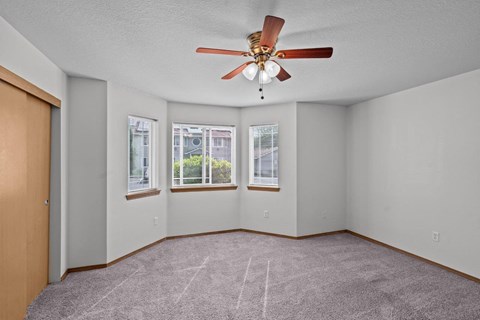 Gilhurst Apartments in Portland, Oregon Bedroom