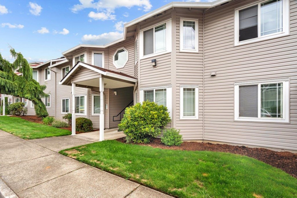 Gilhurst Apartments in Portland, Oregon Exterior