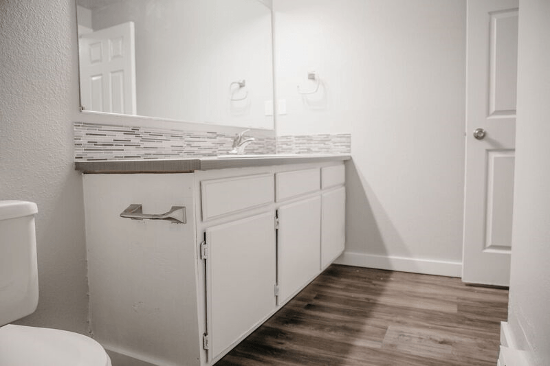 GoGo Heights Apartments Vacant Bathroom