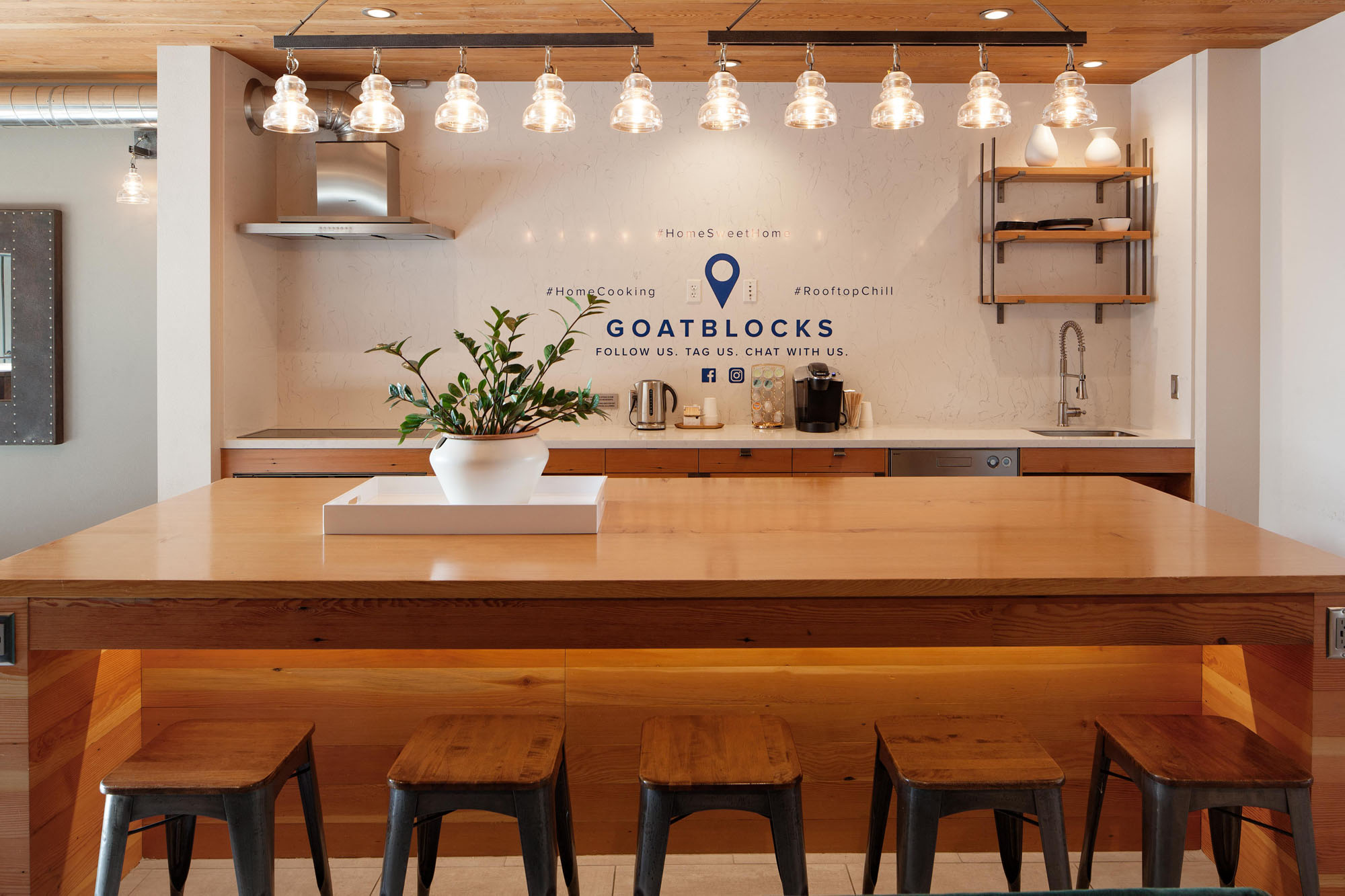 GoatBlocks_Portland_OR_1025_Lounge_Table