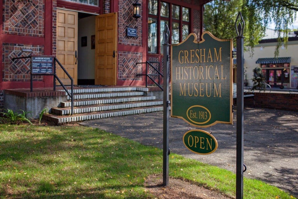 Campbell Park Gresham Sign