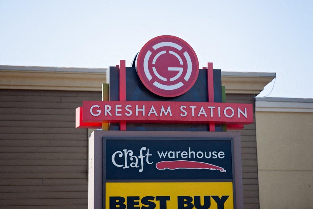 Campbell Park Gresham Station sign