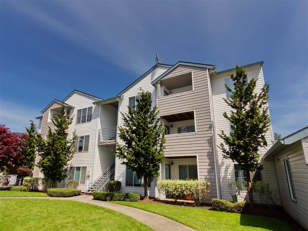 Hanover Apartments For Rent in Beaverton, OR exterior