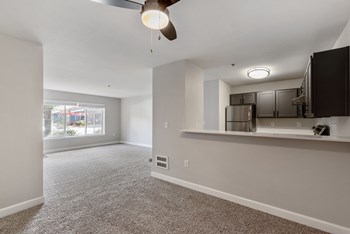Hanover Apartments Dining Room - Photo Gallery 2