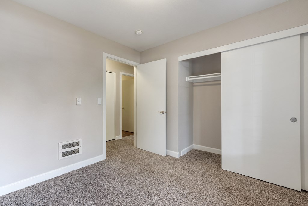 Hanover Apartments Bedroom and Closet