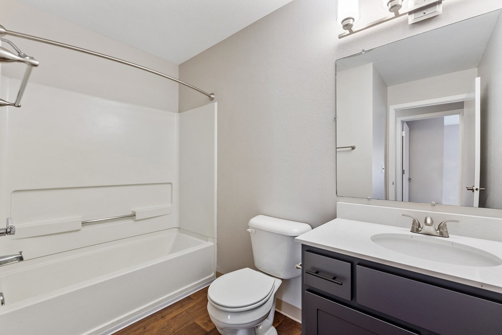 Hanover Apartments Bathroom