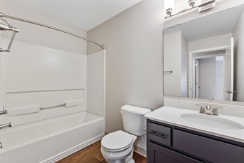 Hanover Apartments Bathroom - Photo Gallery 6
