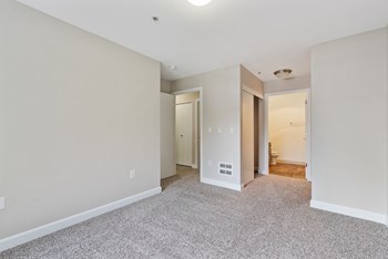 Hanover Apartments Living Room - Photo Gallery 4