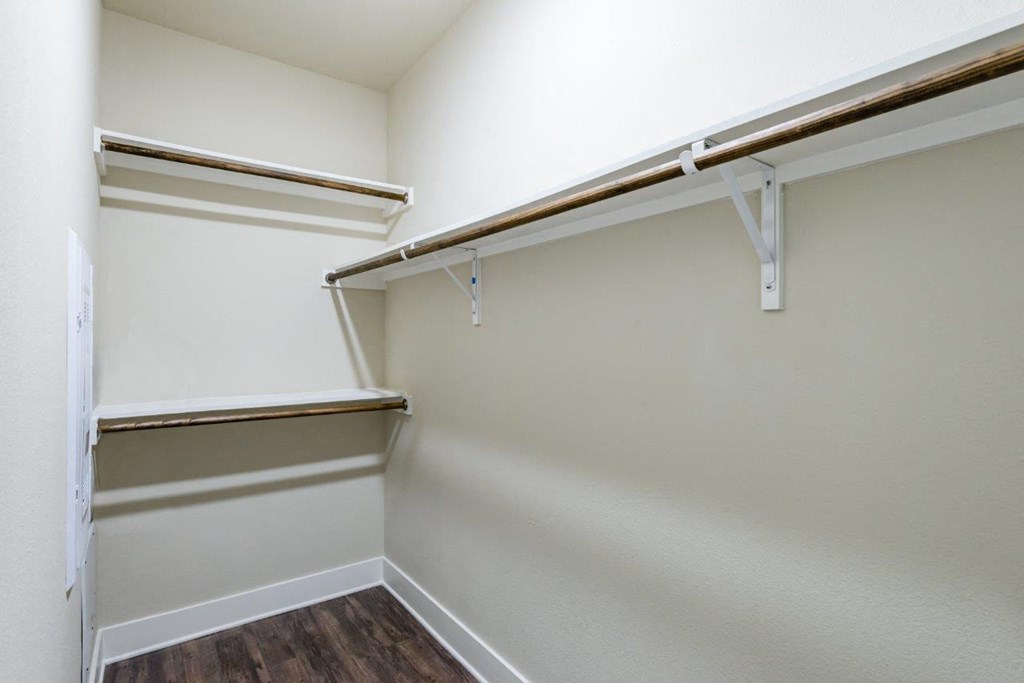 Harpers Retreat Walk-In Closet