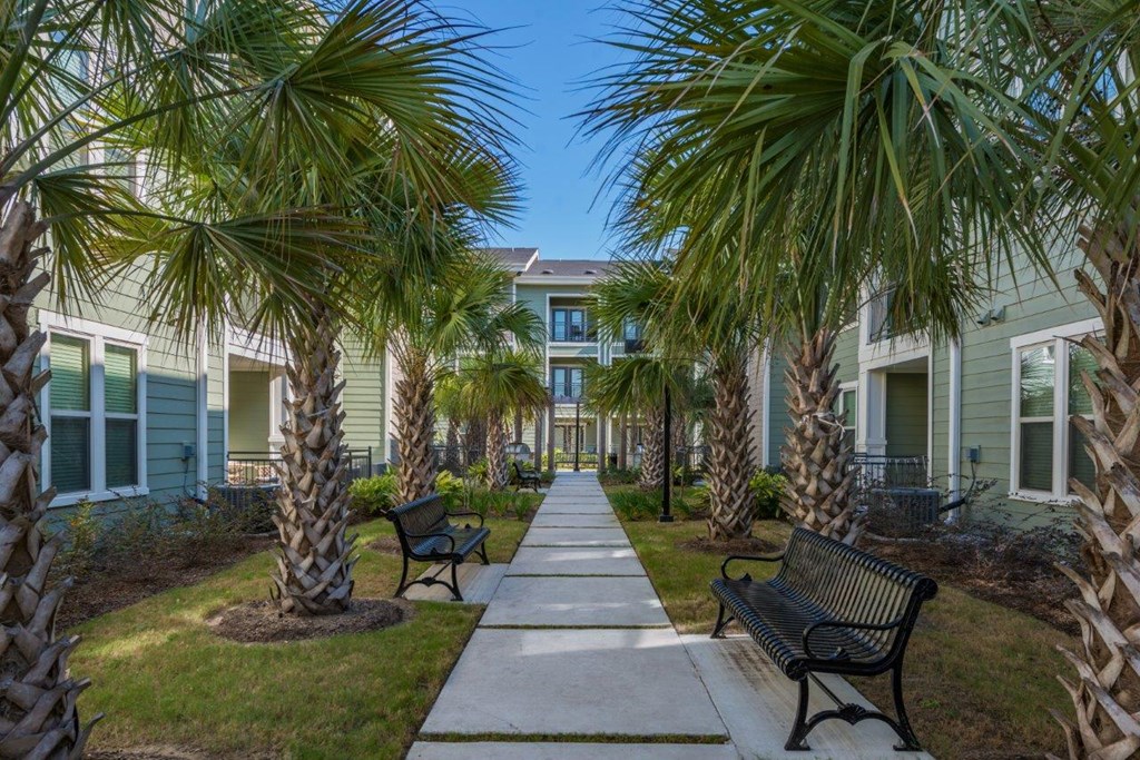 Harpers Retreat Exterior and Walkway