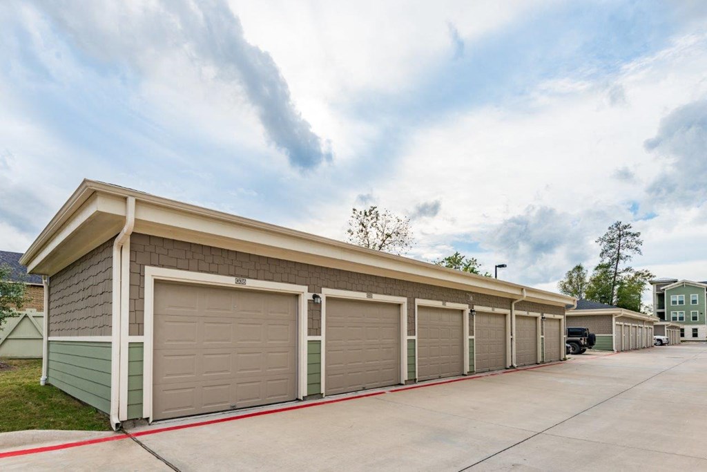 Harpers Retreat Garages
