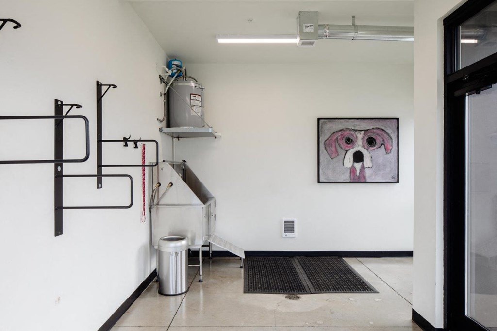Heirloom Apartments Dog Wash