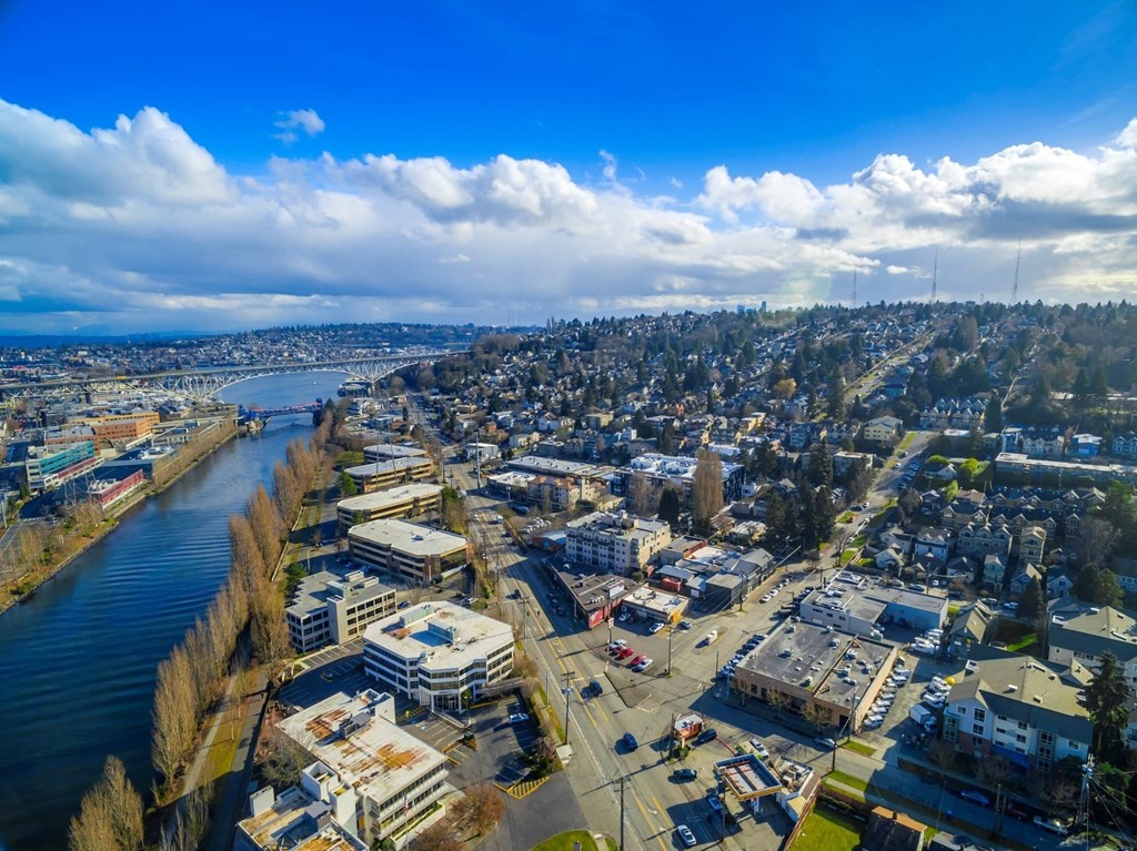 Henry Apartments Location View